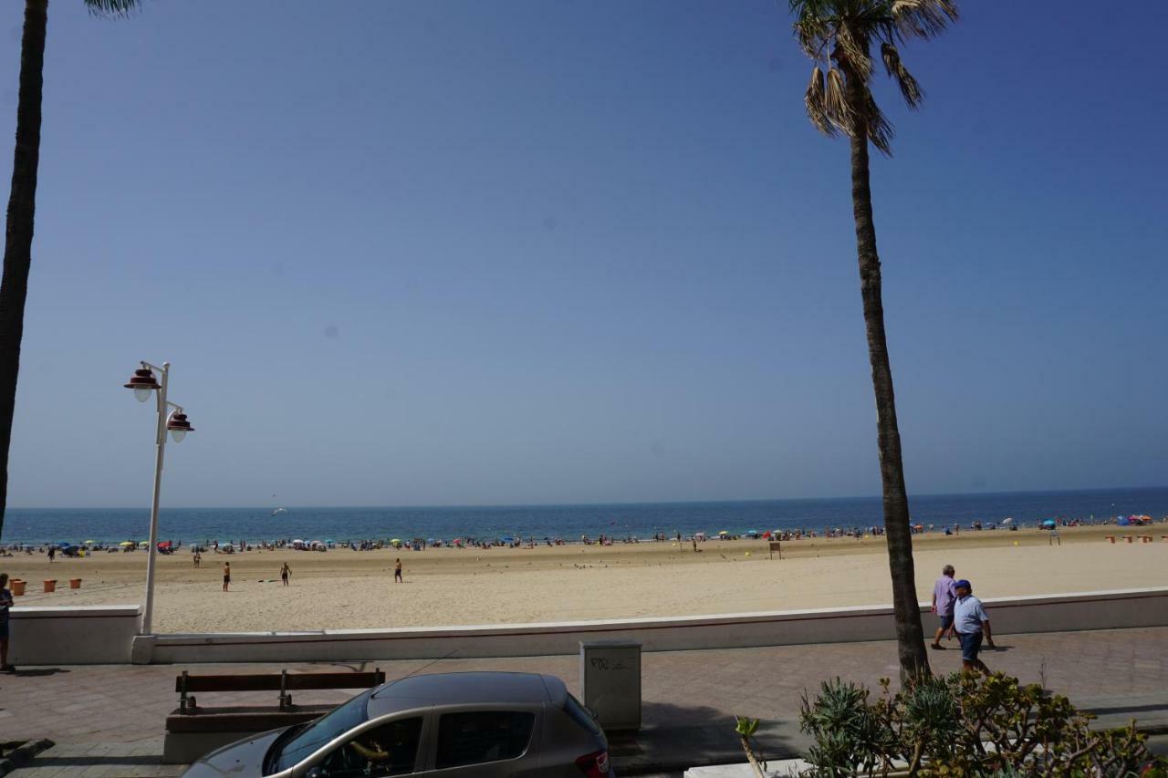 Apartamento La Mar De Cerca. Terraza Vistas Mar. 1ª Linea Playa Cádiz Exteriör bild